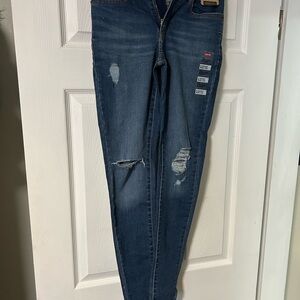 Levi's Classic Blue Ripped 721 High Rise Skinny Jeans